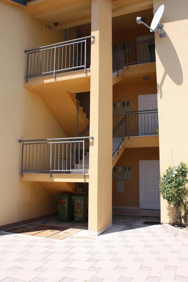 Apartments Jtv Simuni Kolan Zewnętrze zdjęcie