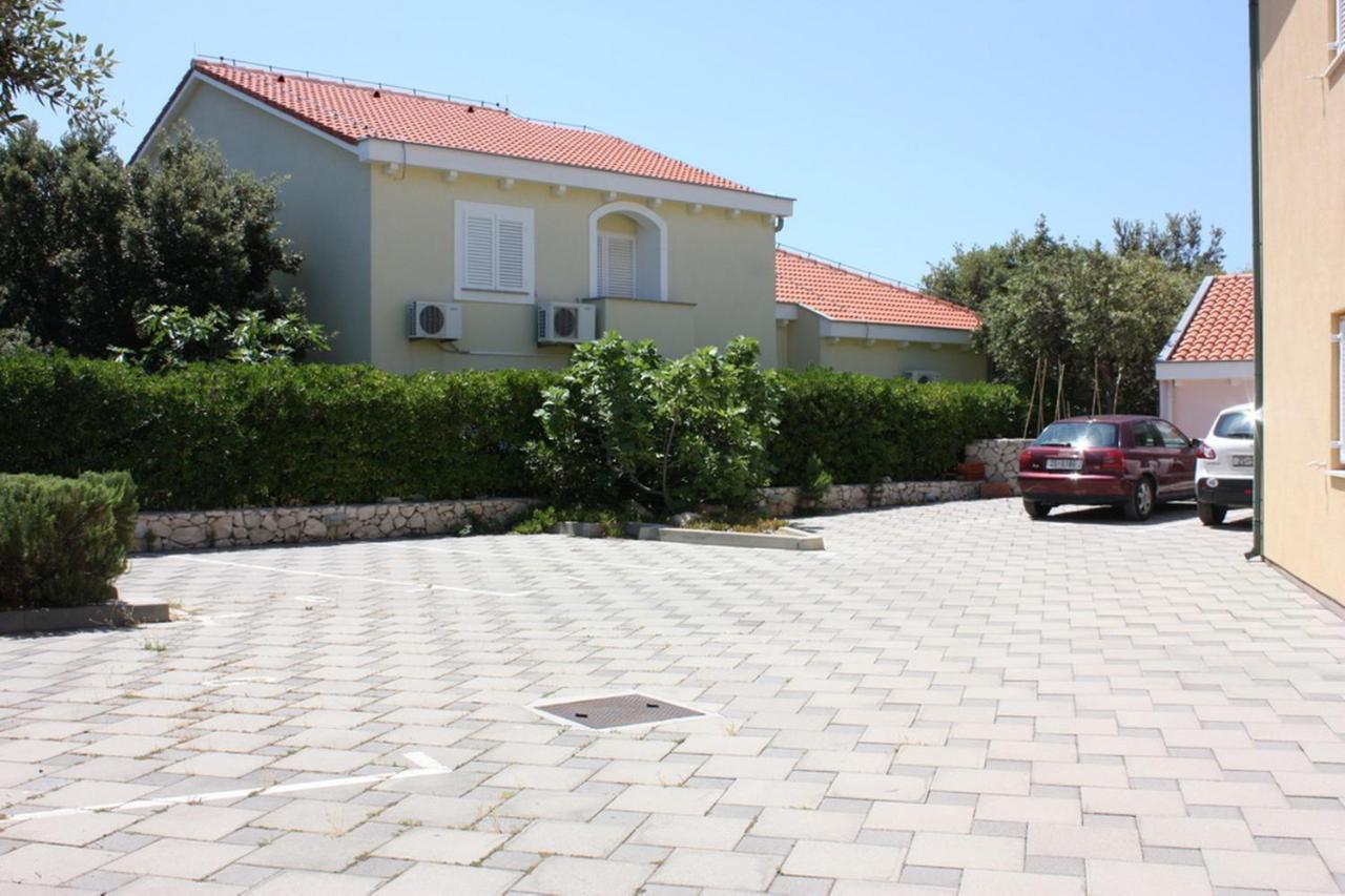 Apartments Jtv Simuni Kolan Zewnętrze zdjęcie