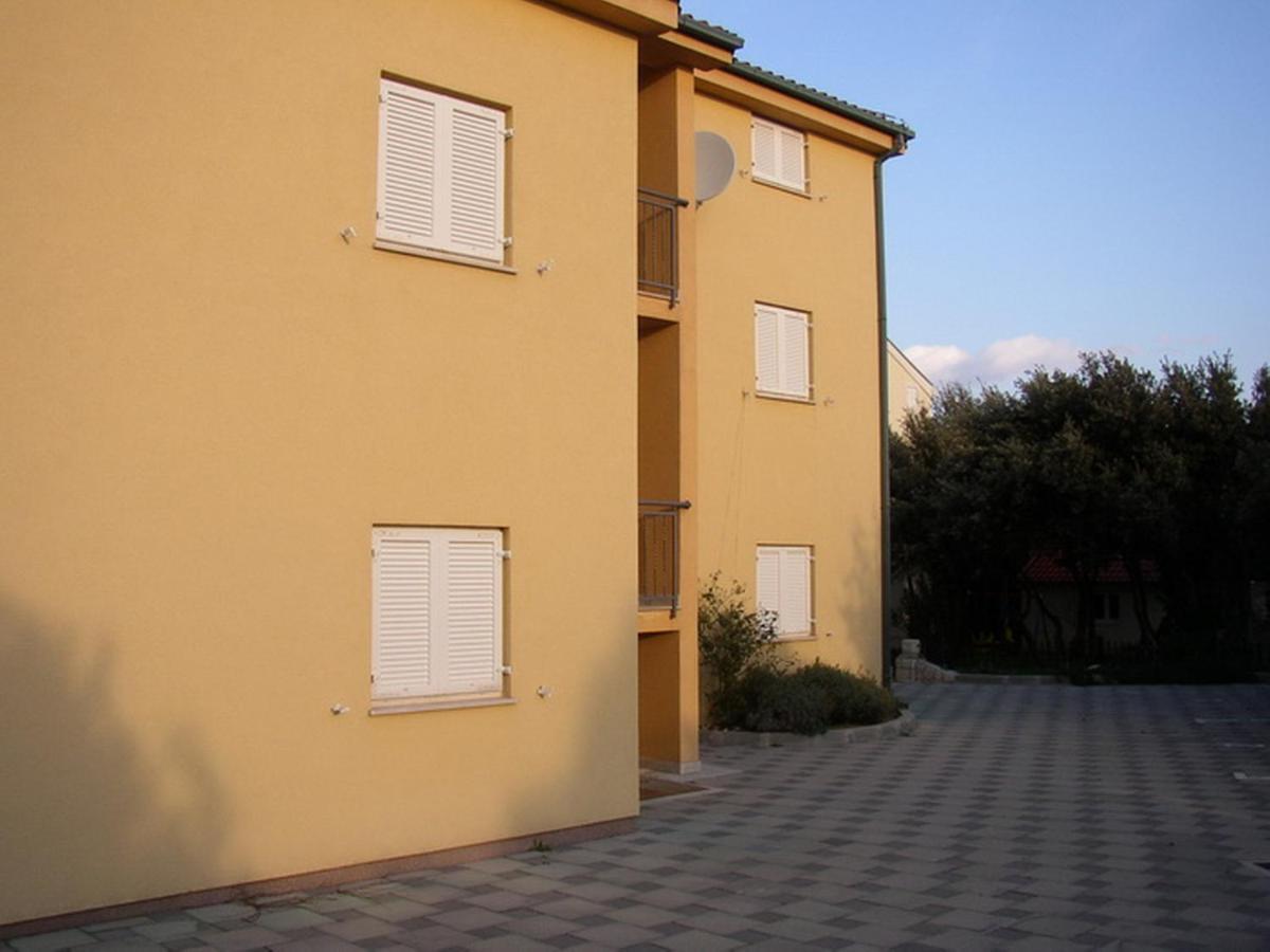 Apartments Jtv Simuni Kolan Zewnętrze zdjęcie